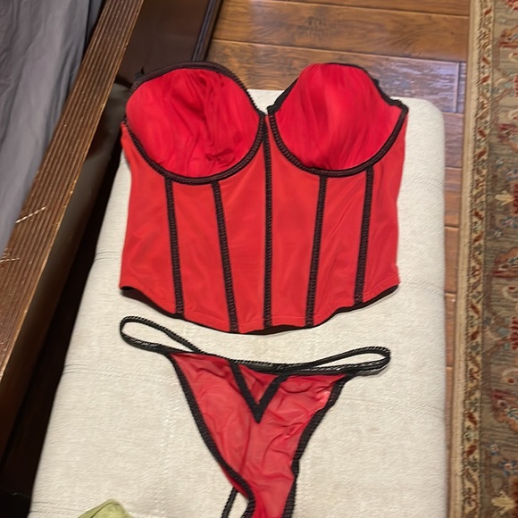 Gorgeous corset worn once, EUC This girl needs to have some FUN! - Picture 10 of 11